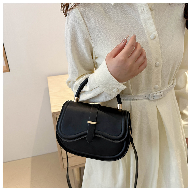 Einfache lässige 2024 neue modische und stilvolle einzelne Schulter Crossbody koreanische Version vielseitige kleine quadratische Tasche für_voghion.com