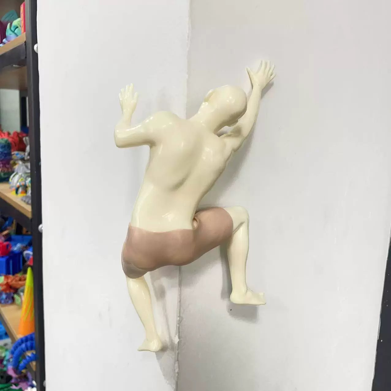 Cross -border explosion Unique Climber Sculpture Wall Decor mountaineer wall decoration