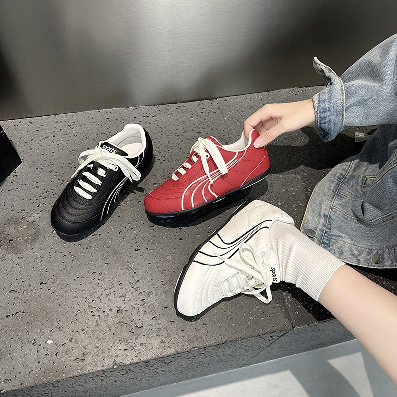 Women's retro German training shoes with internal height increase, 2026 autumn new versatile sports casual comfortable flat sneakers