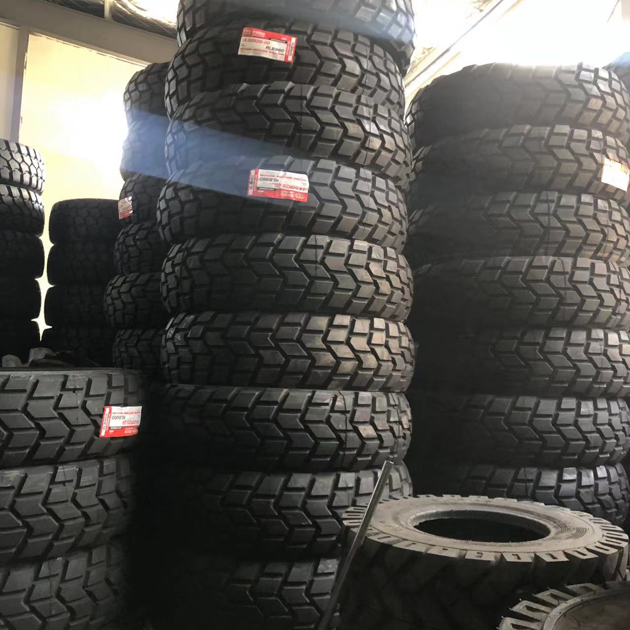 奔驰重载牵引车轮胎1400R20  14.00r20全钢丝越野陕汽大货车轮胎