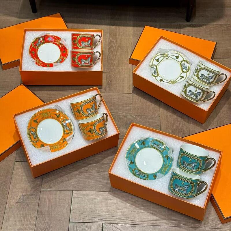 Cross-Border H-Style European Retro Royal War Horse Spoon Bone China Cup Coffee Cup and Saucer Office Cafe Housewarming Newlyweds