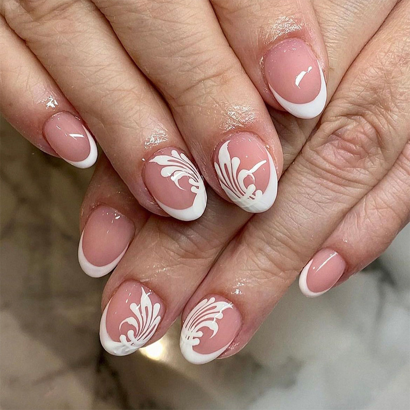 Short oval bright simple white French manicure Joker Europe and the United States cross-border pure wind gentle wearing 24 pieces