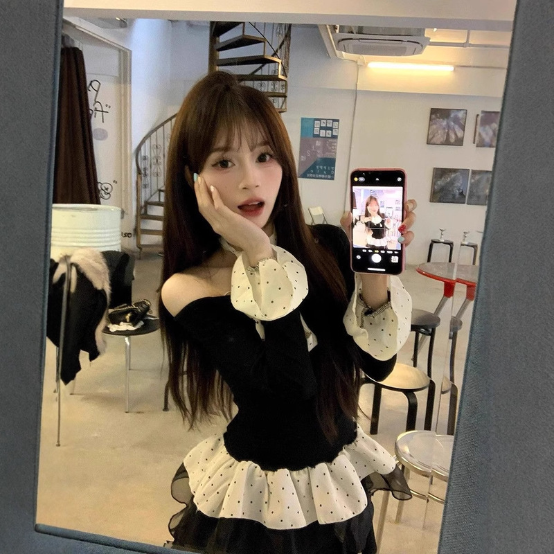 Pure Desire Ballet Style Asymmetrical Shoulder T-Shirt for Women with Polka Dot Mesh Lace Slim Fit High Street Hot Girl Patchwork Fake Two-Piece Long Sleeve Autumn