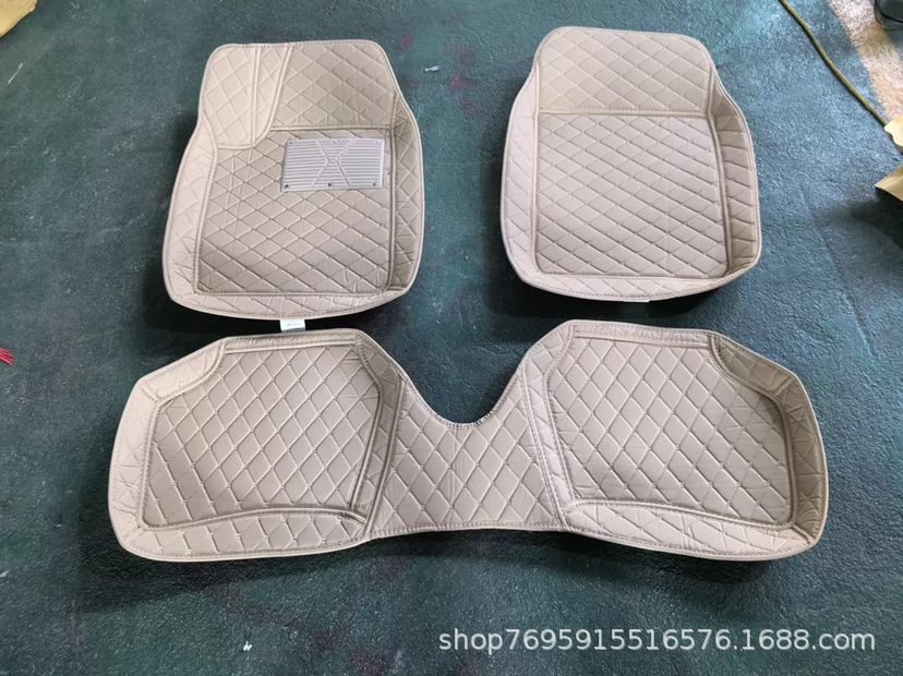 Foreign Trade Supply Source: Universal Car Floor Mats, Non-Slip and Wear-Resistant Car Floor Mats, Three-Piece Set of Universal Car Mats