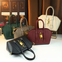 �r��С���OӋ������ļ�Ů�¿�����i�^�μ�б������s�ٴ��K���