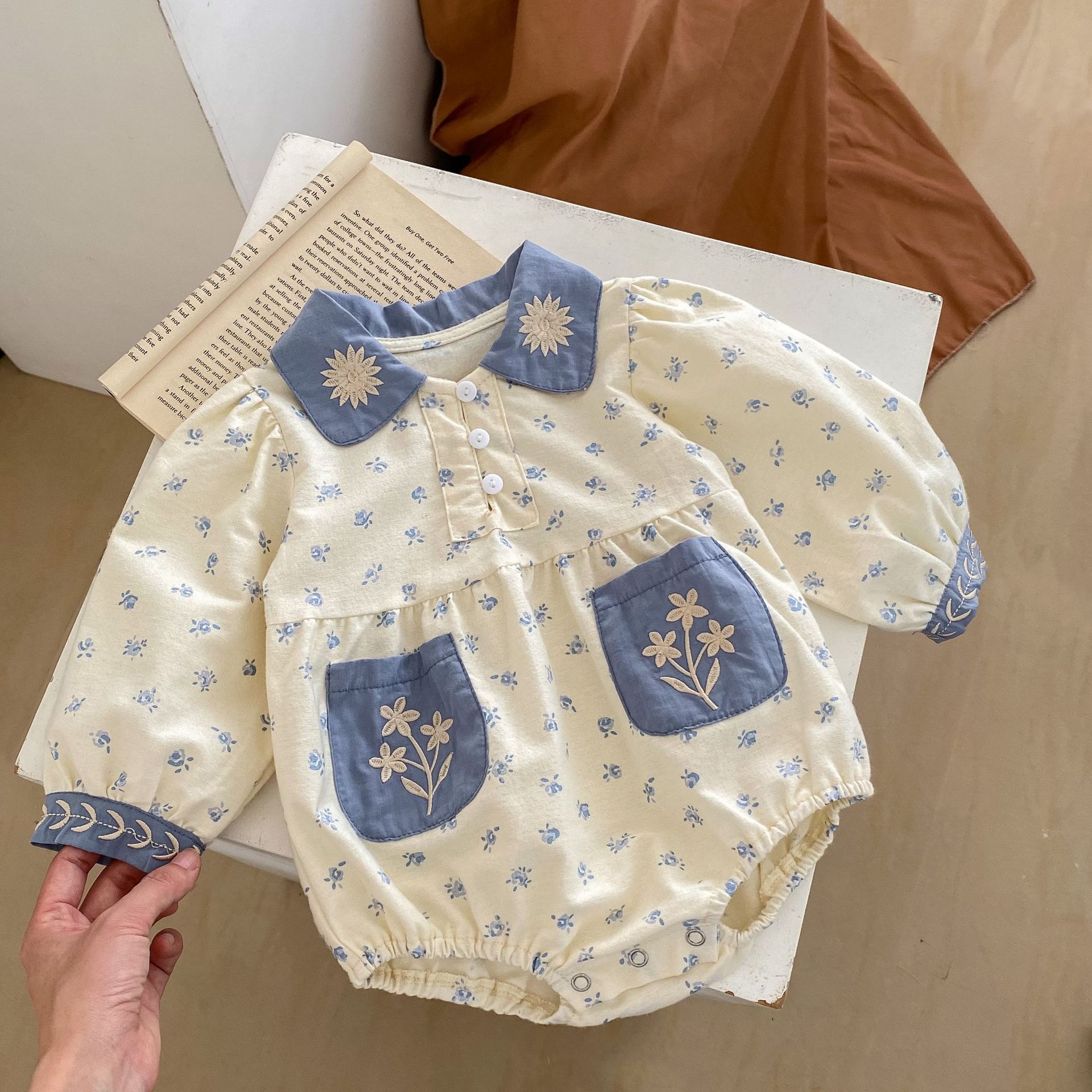 INS 2024 Autumn Infant and Girl Baby Floral Contrast Collar Embroidered Long Sleeves Yi Ha Skirt Bag Butt jumpsuit_voghion.com