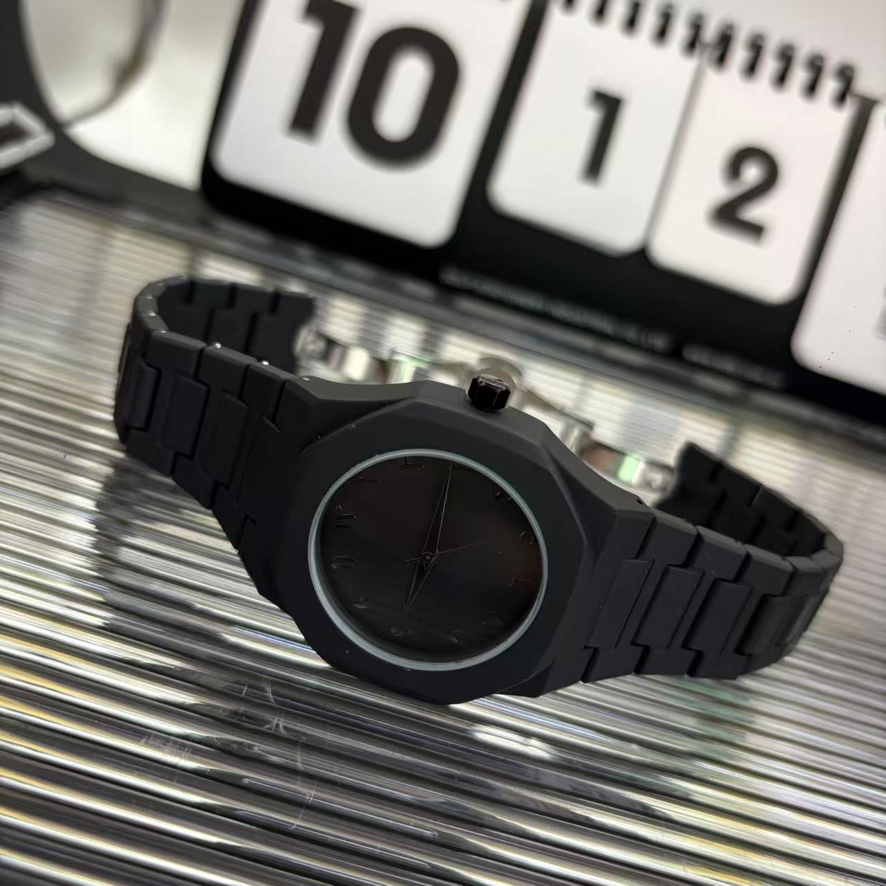 2026 Cross-Border Hot-Selling Men's Watch, New Octagonal Shape, High-End Plastic Waterproof Versatile Watch, Women's Quartz Fashion Watch