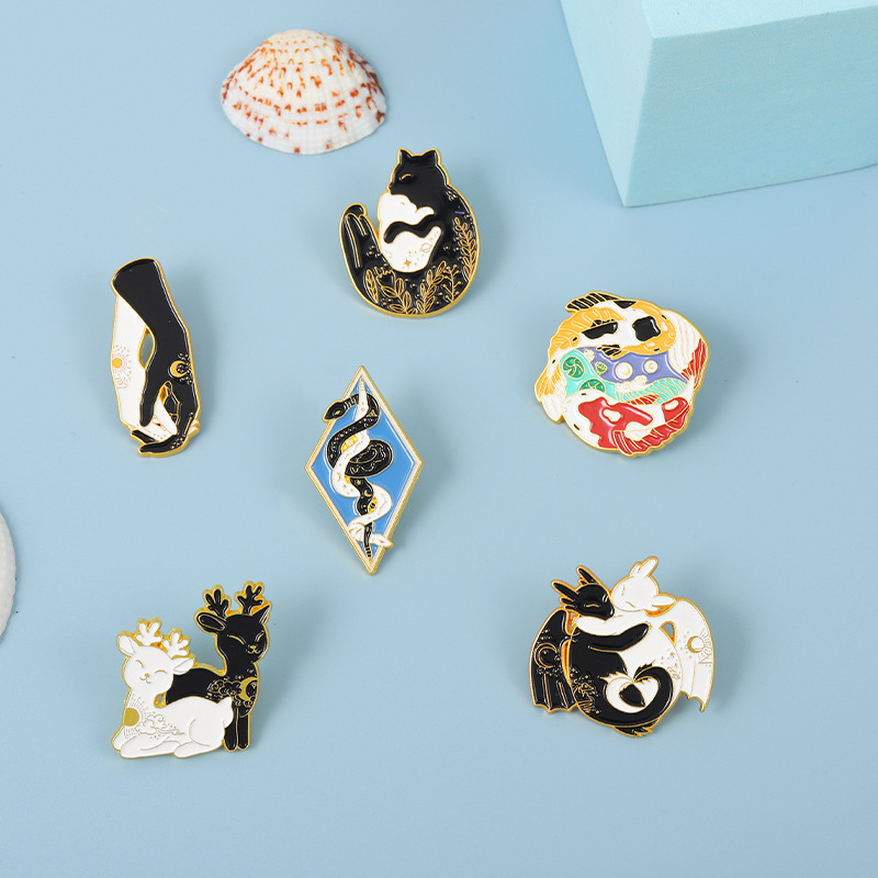 Cartoon Style Animal Alloy Stoving Varnish Brooches display picture 3