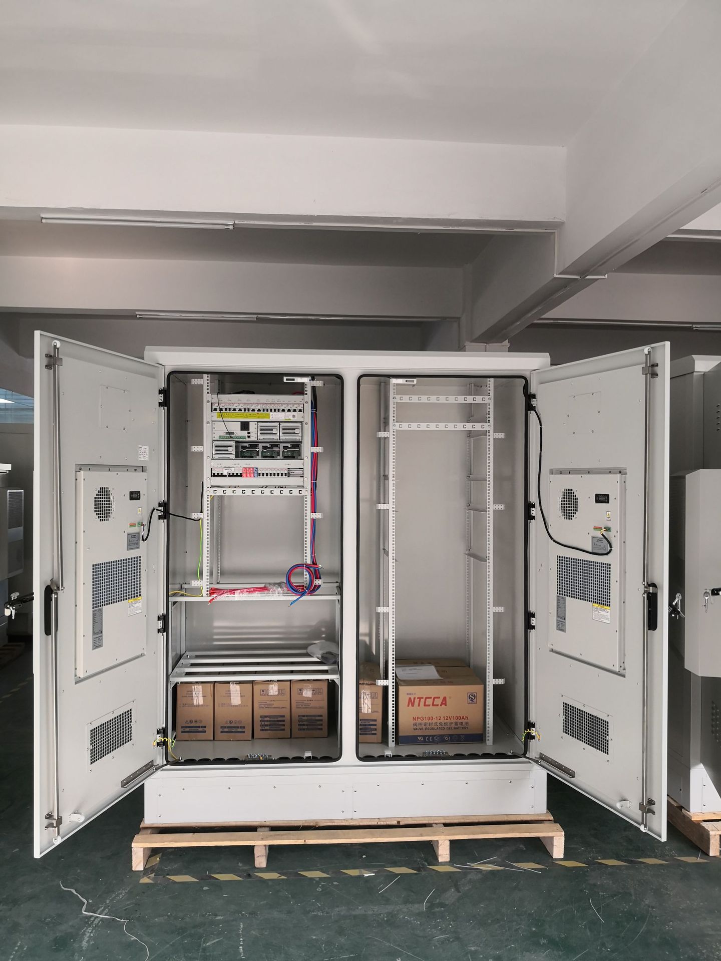 广东榆悦YY-ODC-211890双舱型通信基站户外一体化机柜 带空调制冷-阿里巴巴