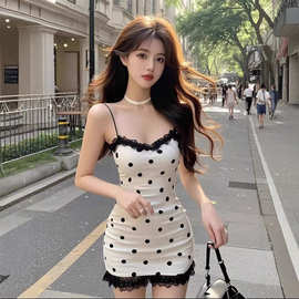 法式2025辣妹波点吊带连衣裙夏季新款修身蕾丝短裙拼接包臀裙子女