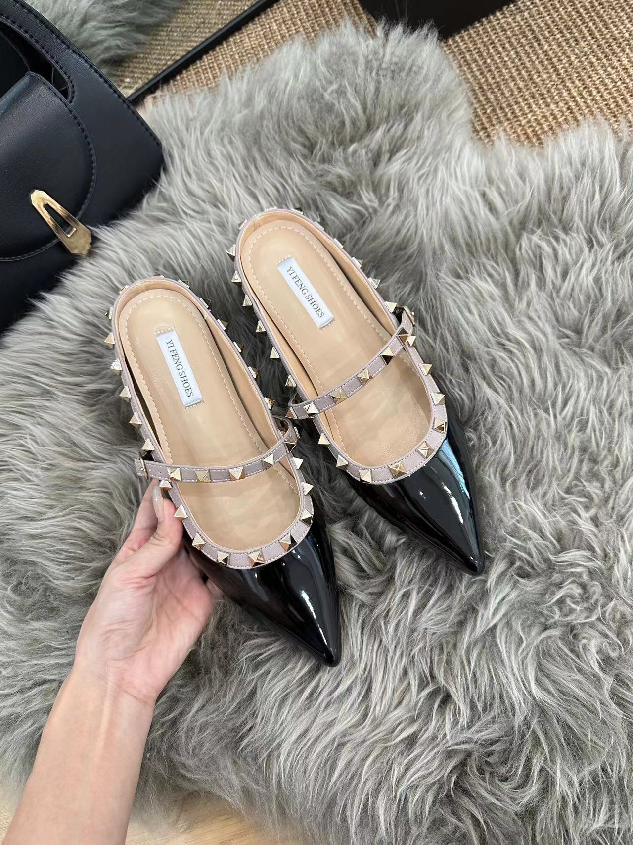 Mules Planas Mary Jane con Remaches, Tira con Hebilla y Suela de Caucho para Verano