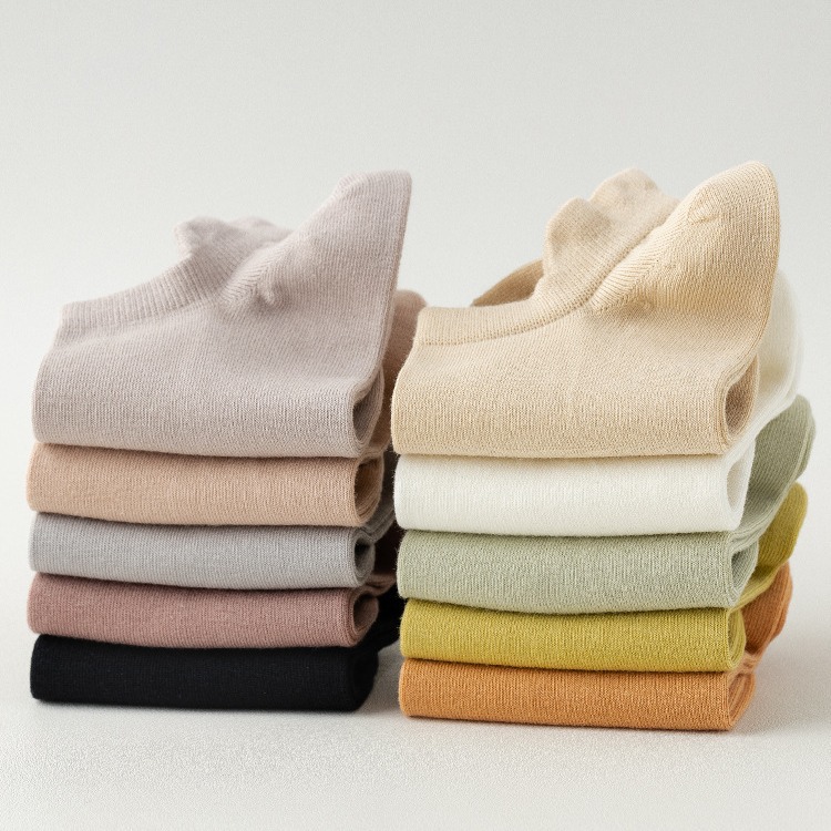 ����Ů���ﱡ�����Ůʿ�����ް�ɫ�ļ�������촬������