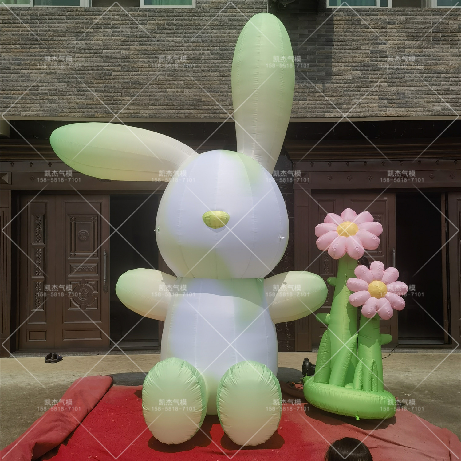 充气绿色卡通兔子公仔气模装饰充气花朵美陈布置创意爬墙兔子道具