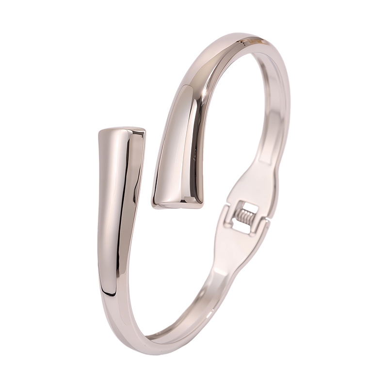 Pulsera de acero de titanio para mujer, sentido de alta gama, pulsera retro europea y americana que no se desvanece, oro de arena, apertura, circón, joyería de pulsera de acero inoxidable image 30