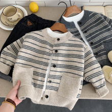 男童条纹开衫毛衣2025秋季新款儿童休闲口袋百搭帅气上衣柔软外套