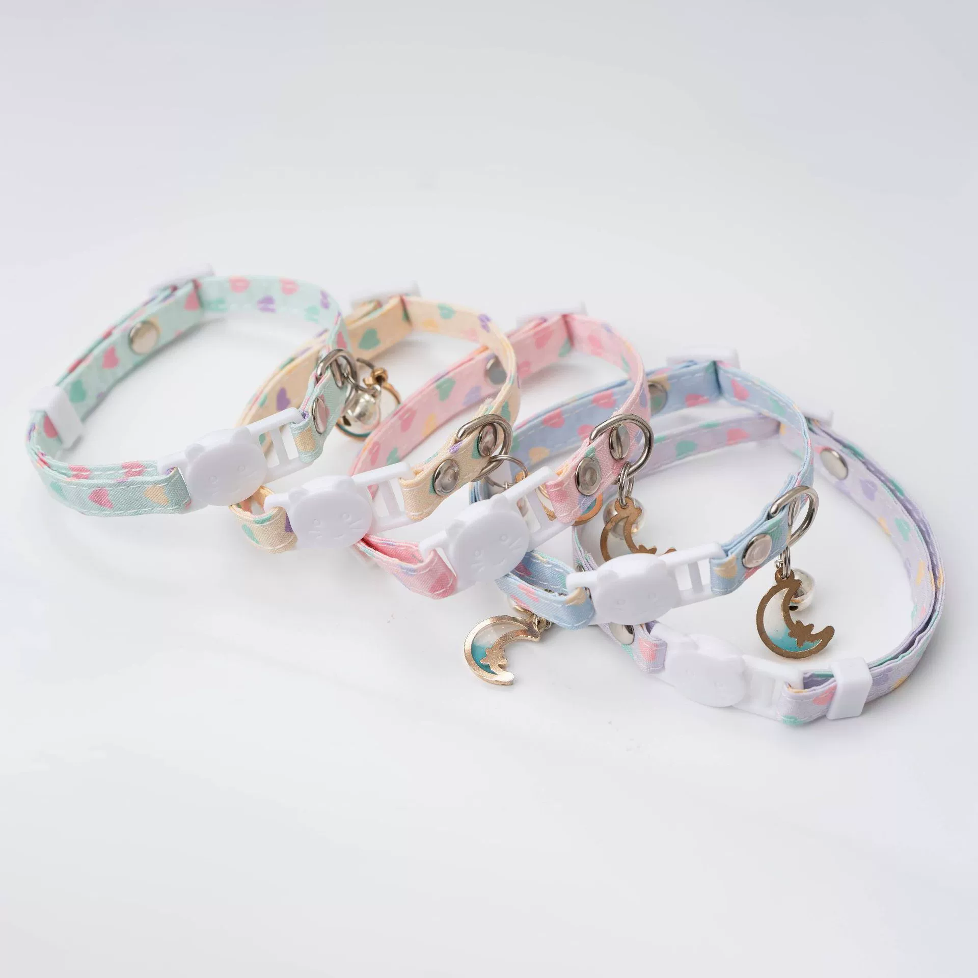 Оптовая продажа кошачий ошейник для домашних животных украшение собачий нагрудник с колокольчиком регулируемая пряжка безопасности через границу Амазонка