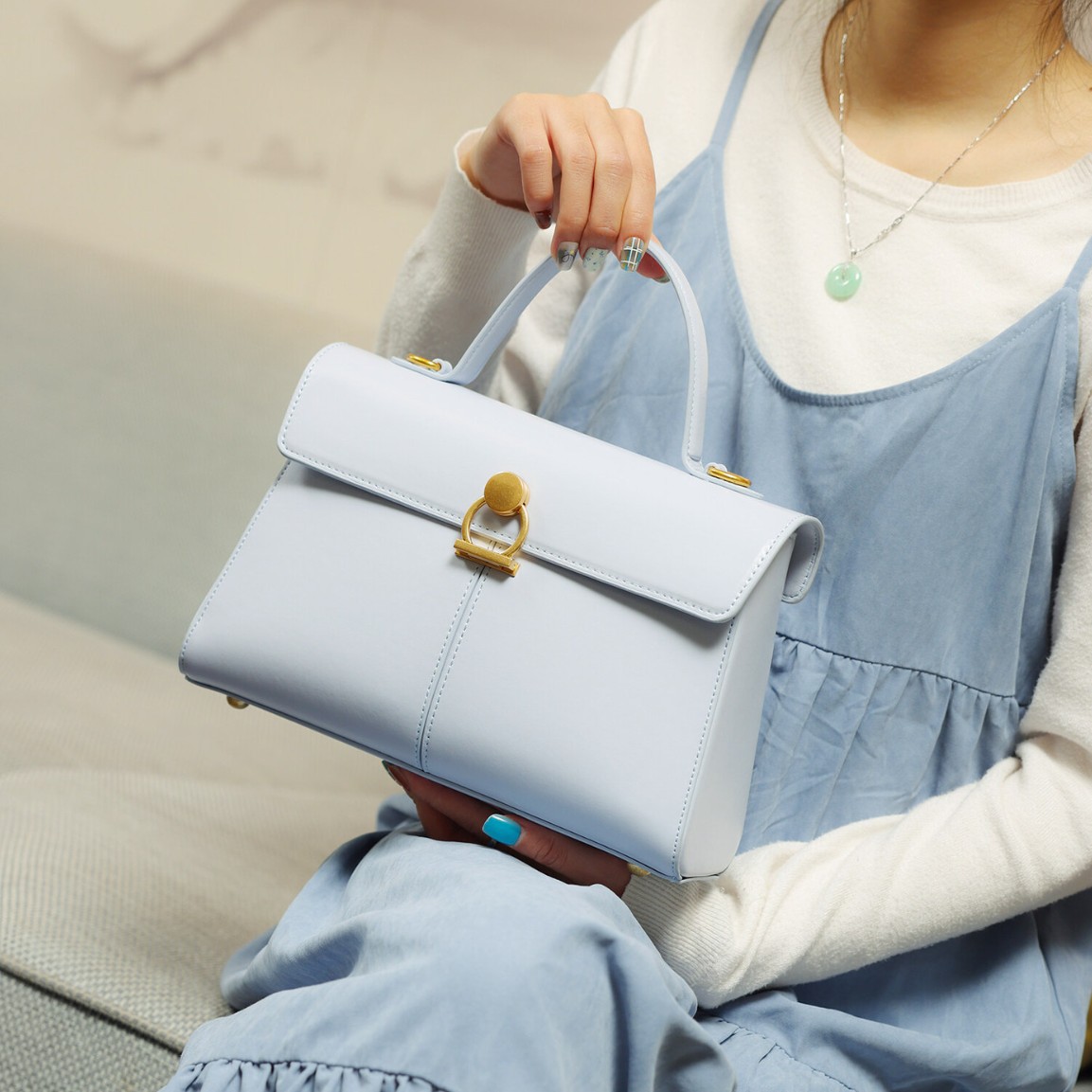 2026 Autumn/Winter Luxury Retro High-Texture Women's Bag Commuter Handbag Crossbody Small Square Bag Guangzhou Wholesale - Thumbnail 2