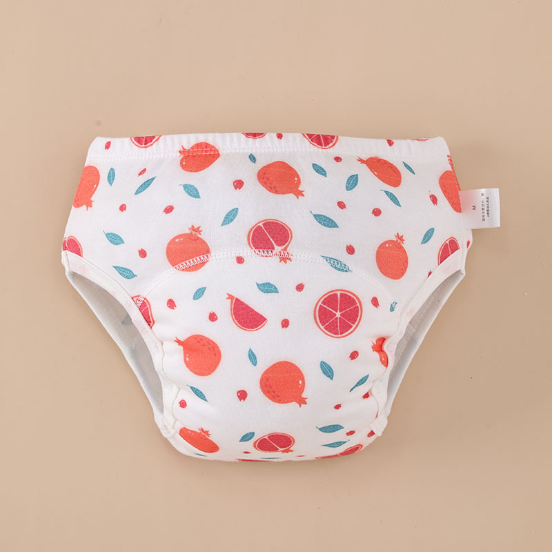 赤ちゃんはトイレのトレーニングパンツのようです。|undefined
