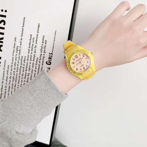 Children's Cute Boys and Girls, Primary School Students, Waterproof and Shockproof, Colorful Jelly Watches for Middle and Primary School Students, Ins Style, Unique Watches