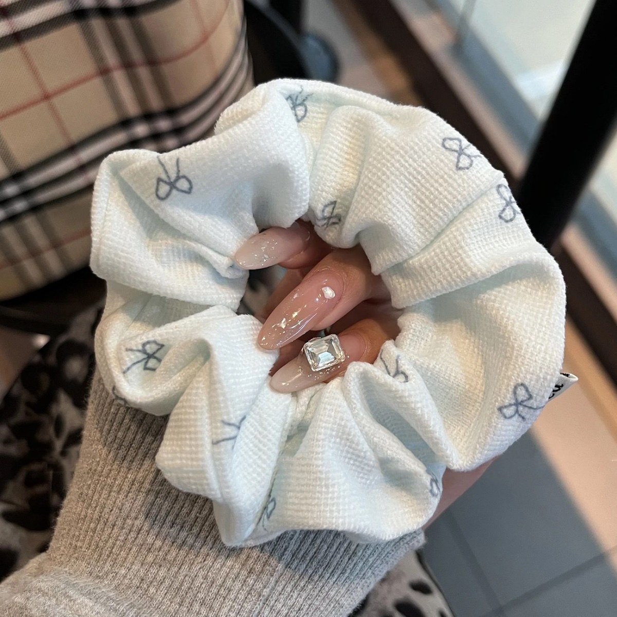 Anillo de pelo de intestino grueso suave francés para mujer 2025 nuevo círculo de intestino grueso coreano de alta gama Advanced Large Hairy Cuerda para la cabeza para mujer