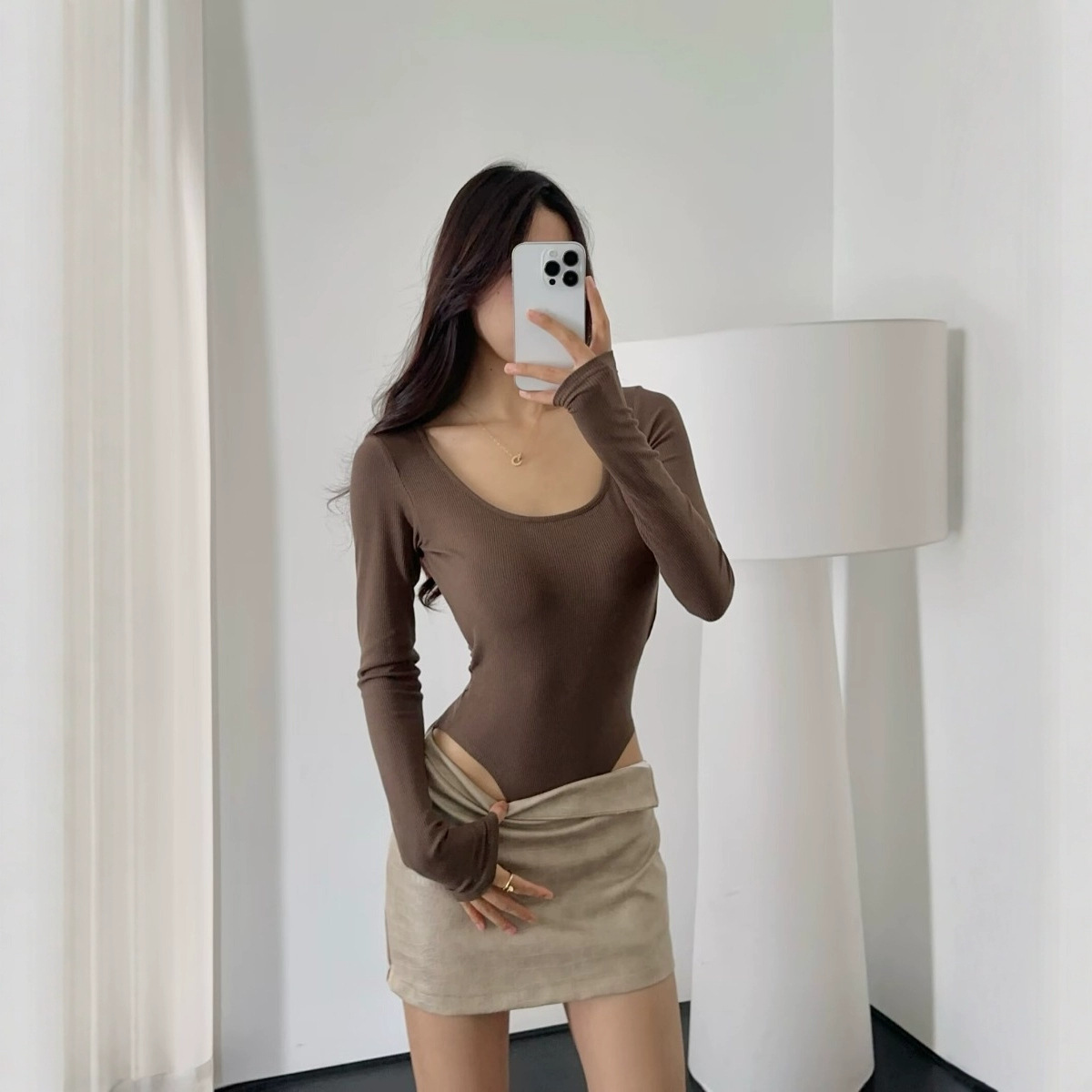 2024 New Autum Round Neck Sexy Sexy Big Backless Pure Color Women's Jumpsuit Long-Sleeved Top with Breast Pads