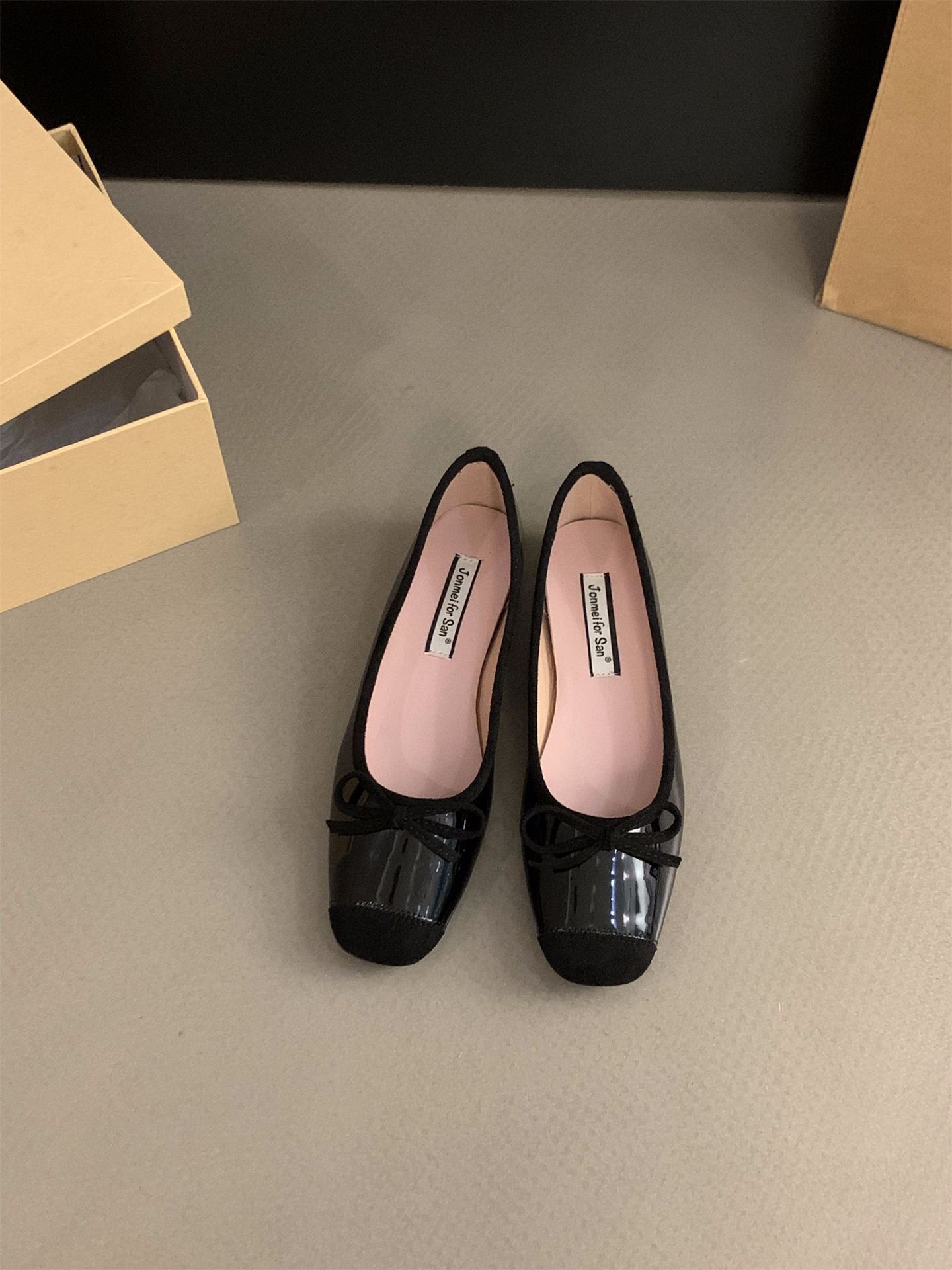 Aumento de altura interior de estilo francés pequeño rojo zapatos de mujer primavera y otoño 2025 primavera bow ballet suave zapatos de noche