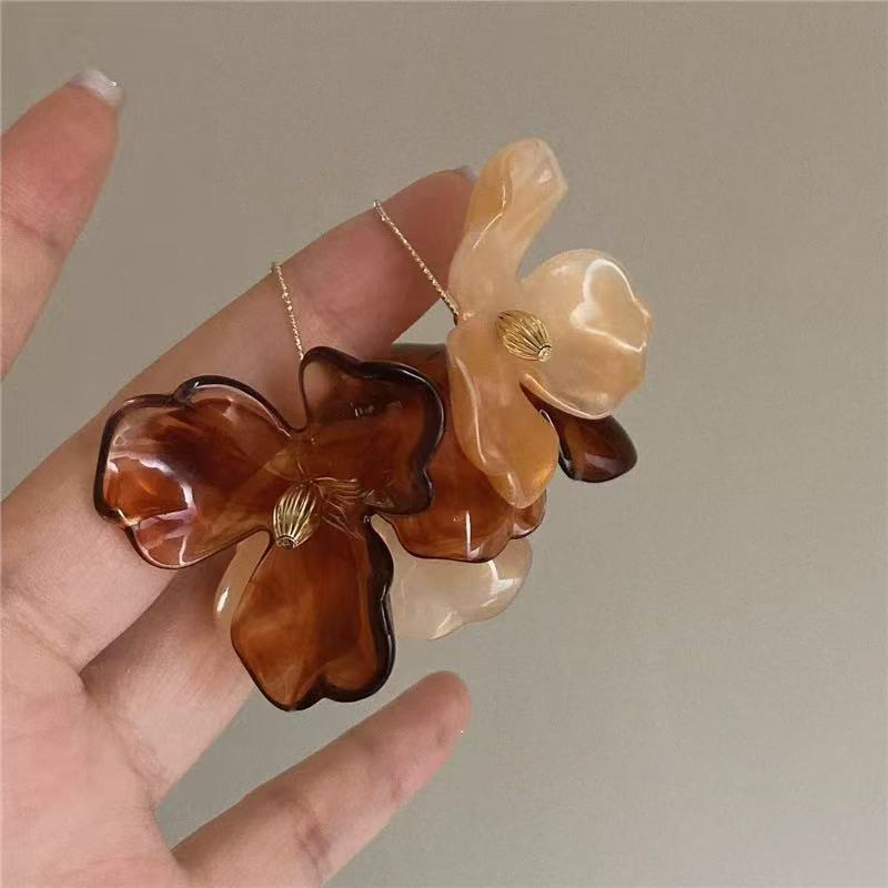 Retro Merrade curry plata aguja pendientes de moda versátil Hong Kong aretes de estilo ligero lujo alta sensación otoño invierno pendientes