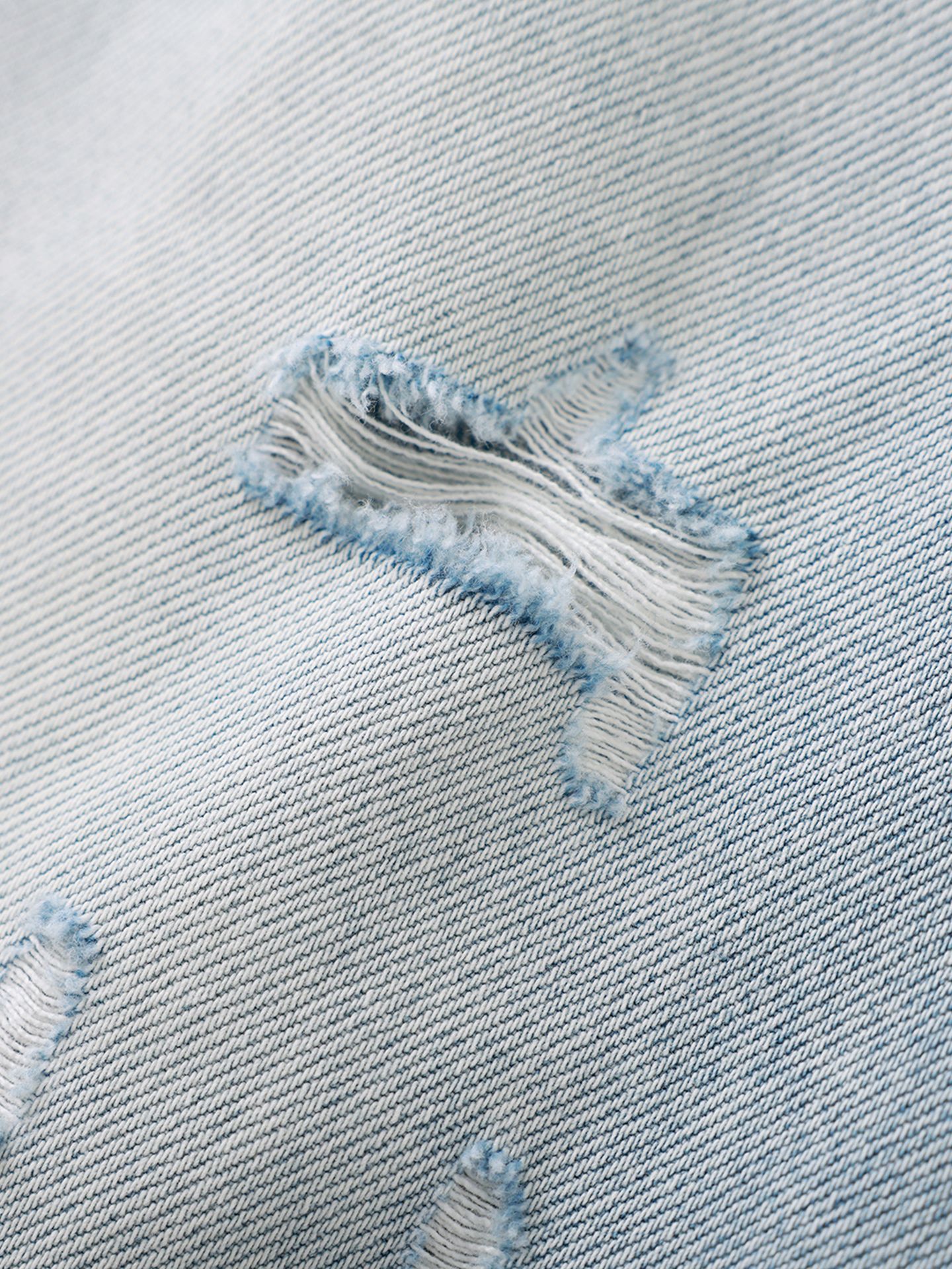 Quần jean nữ ống rộng cạp cao, chất cotton phối bướm đính đá và rách thủng — xanh lam