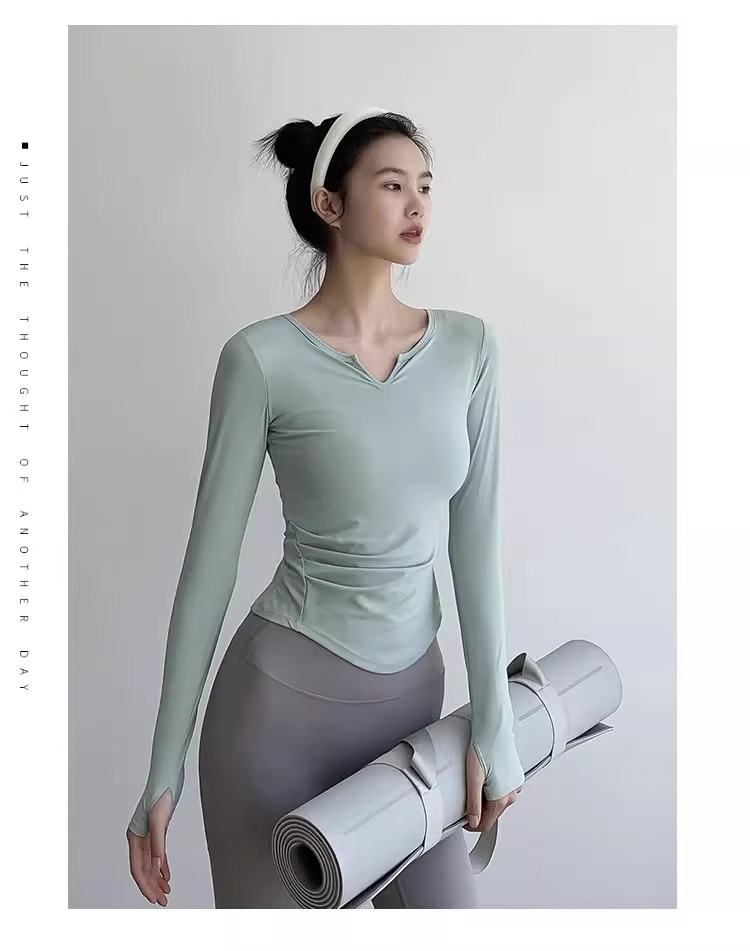 Breathable Women's Yoga T-shirt Slim Fit Quick-drying Sports Top_voghion.com
