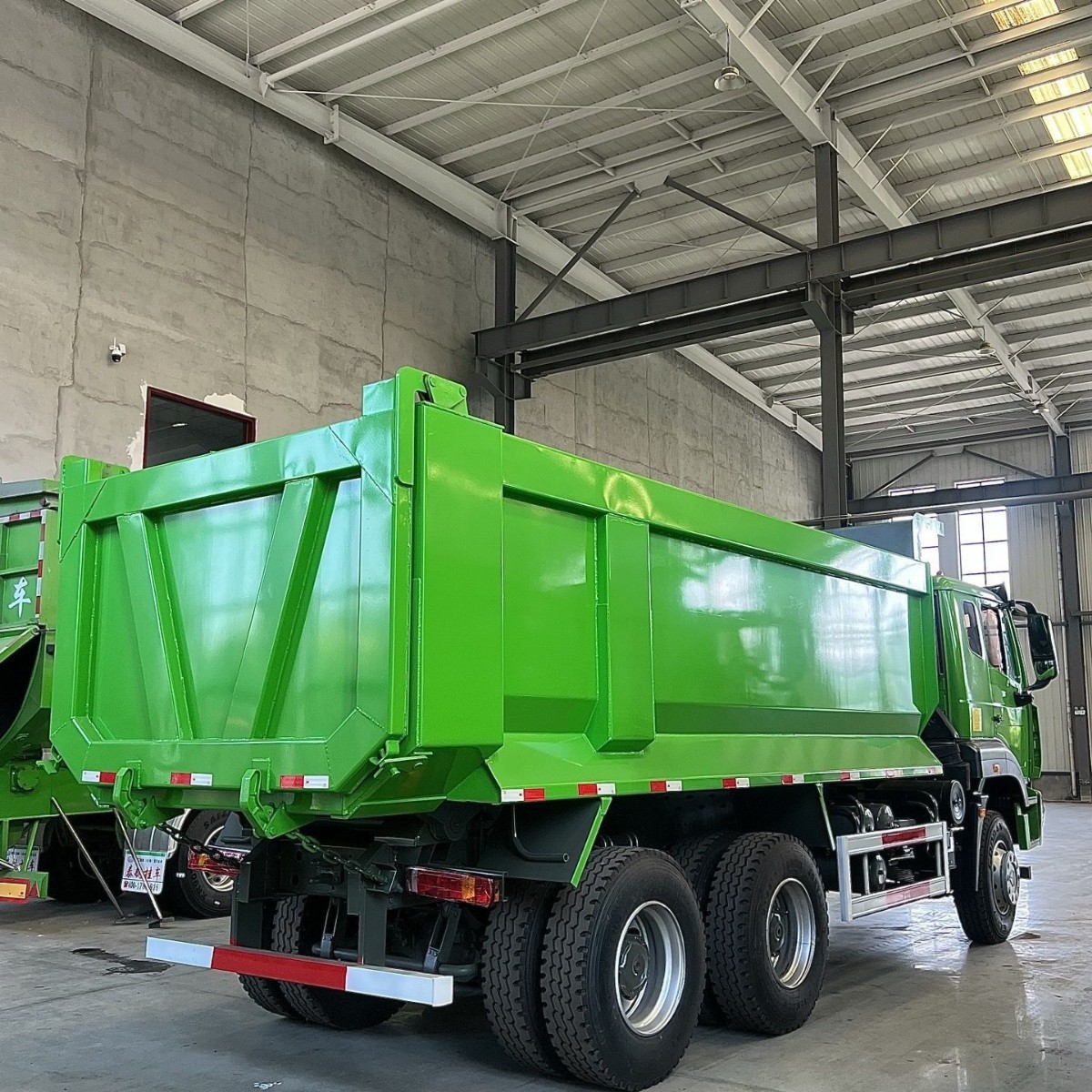 Used HOWO NX6X4 Dump Truck for Mining, Tipper Truck for Transporting Slurry, African-Specific Tipper Truck, Direct Supply from Manufacturer
