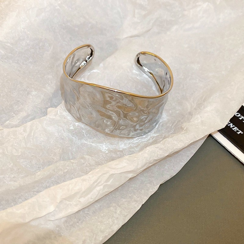 冷たい風のシンプルな金属の格子縞のブレスレット欧米の越境する新型の手環の小さい大衆のファッションの高級感の手飾りの卸売り|undefined
