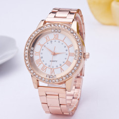 Stainless steel men's and women's quartz alloy watch with diamond Roman scale, gold inner ring with 12 steel links bracelet watch.