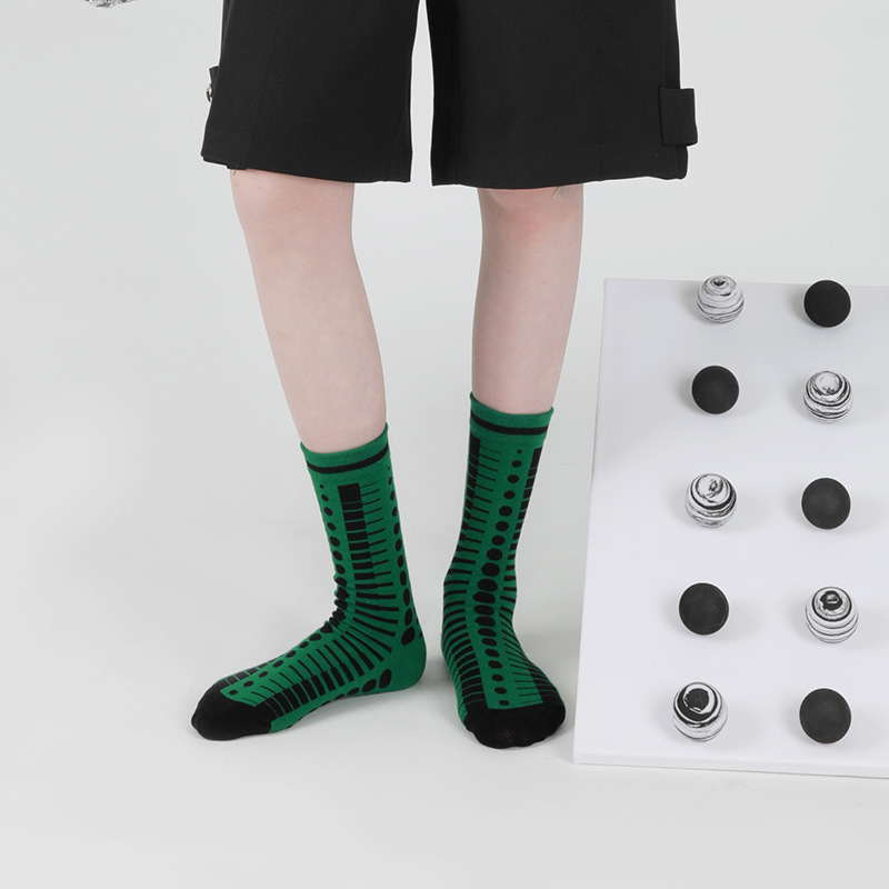 Spring and Summer New Wave Dot Socks Women's Japanese Niche Trendy Mid-tube Socks Contrast Color Breathable Sweat Absorbing Cotton Socks Lovers Socks
