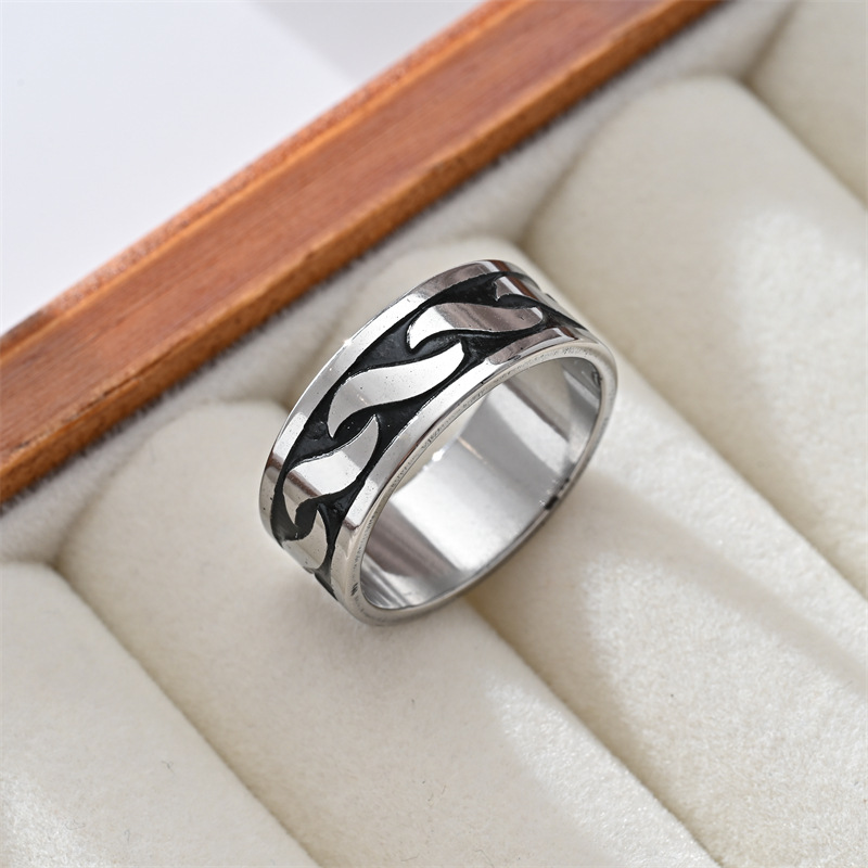 Hip-Hop Vintage Style Cross Checkered Titanium Steel Men's Rings Men Band Rings display picture 10