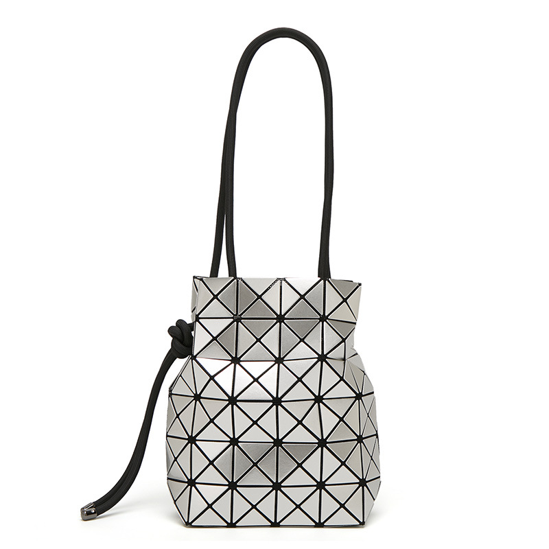 2024 nuova borsa a tracolla giapponese da donna a secchiello con coulisse a spalla in PU brillante con geometria a griglia di diamanti_voghion.com