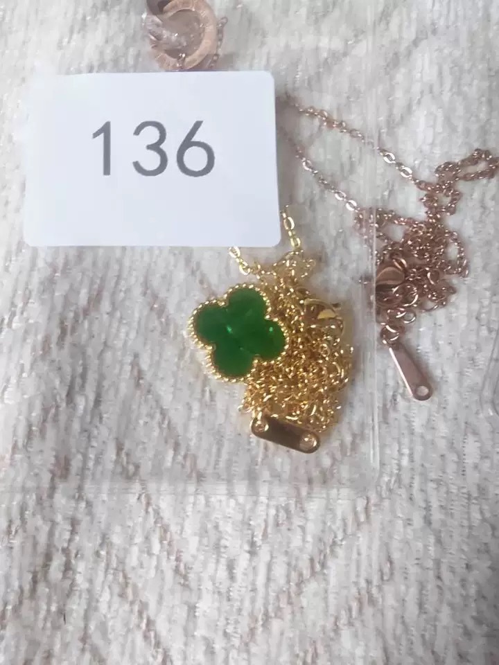 Other Four Leaf Clover Necklace Gold Green