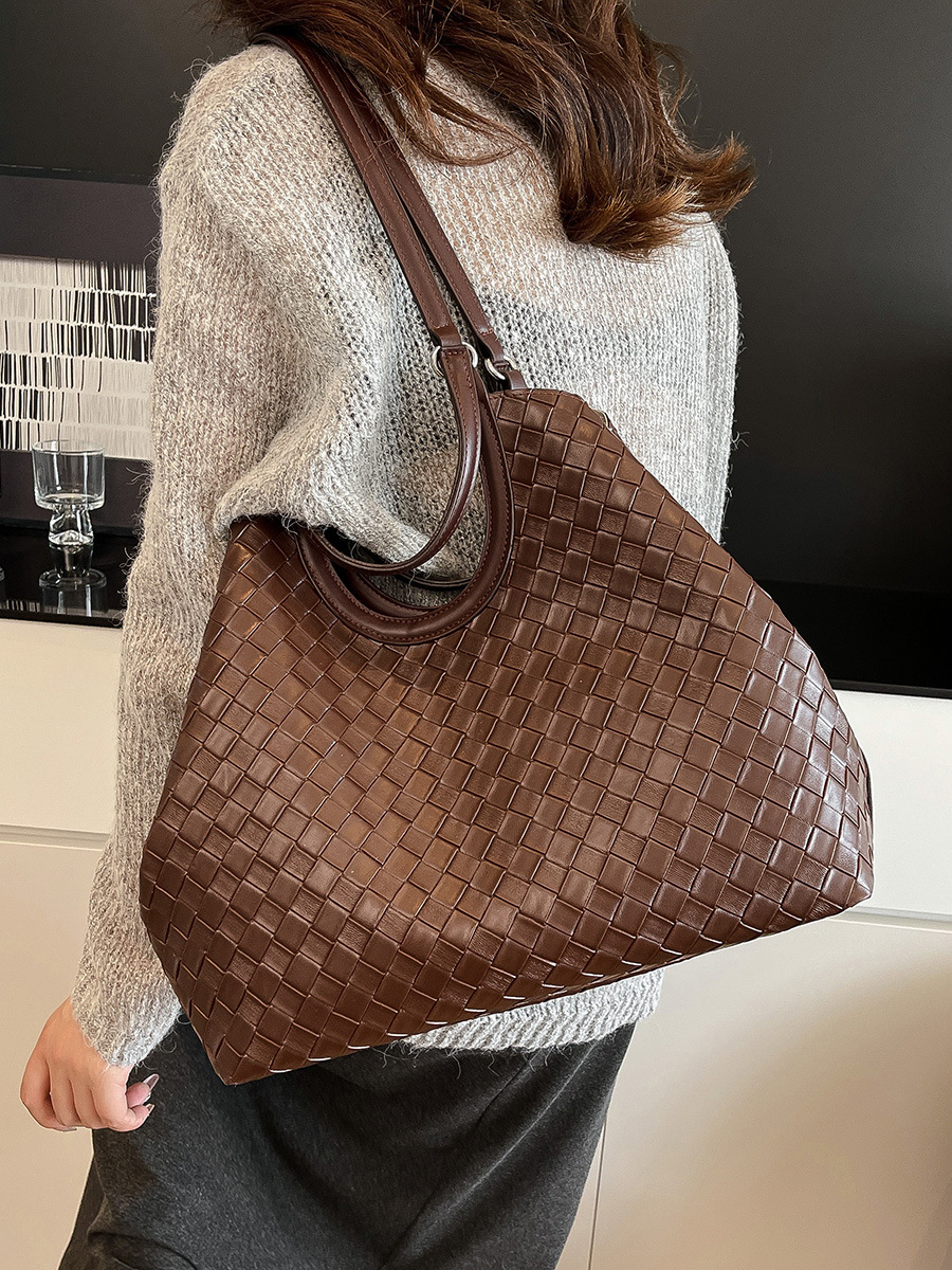 Bolsa de tejido para mujeres 2025 nuevo bolso de viaje simple bolso de damas de gran capacidad bolsa de hombro