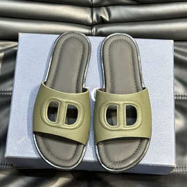 夏季拖鞋男2025新款真皮软底舒适轻便百搭外穿休闲鞋轻奢一字拖男