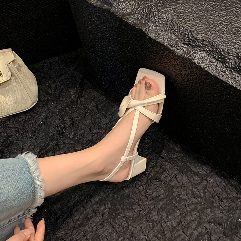 Sandal nữ da bò hoa Calla gót vuông 6 cm quai mảnh khóa đầu vuông da thật ghép màu hở ngón — Màu đen, Màu vàng, Màu trắng be chi tiết 41
