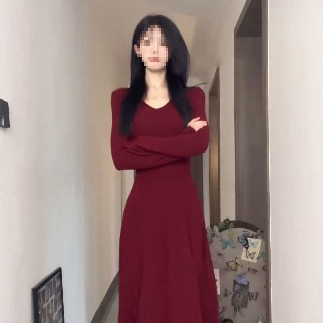咖色V领赫本风喇叭袖连衣裙2025秋季新款打底收腰显瘦大摆长裙|undefined