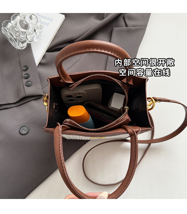 This year, the "Small Bag Women 2025" new trendy summer fashion, versatile and niche design hand-held shoulder crossbody bag is in vogue undefined