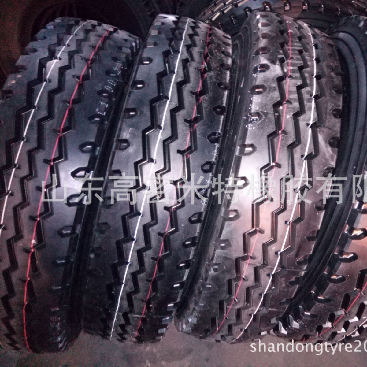 载重卡车载重12R22.5汽车轮胎厂家直销批发现货