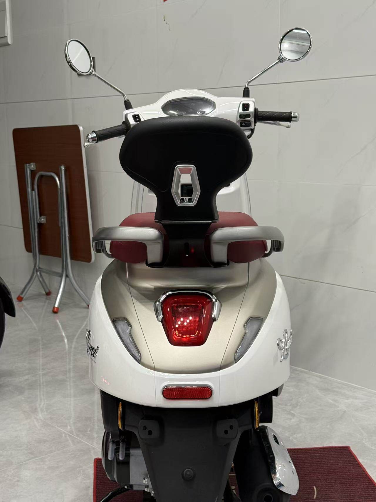 Suitable for Haojue Lumi125 Modified Rear Backrest, Rear Seat Lumbar Support, Passenger Backrest, Cushion Humpbackrest