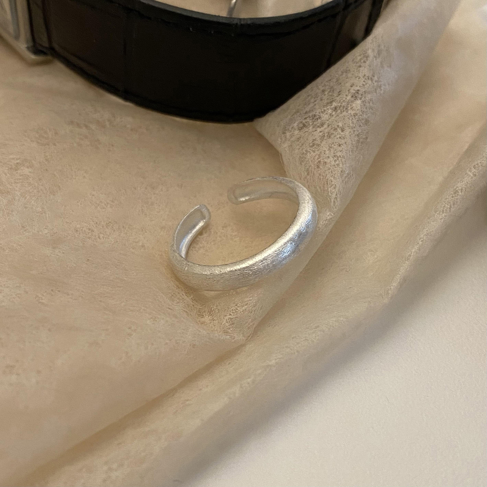 Pearl Broken Silver Ring Adjustable Brushed Minimalist Design_voghion.com