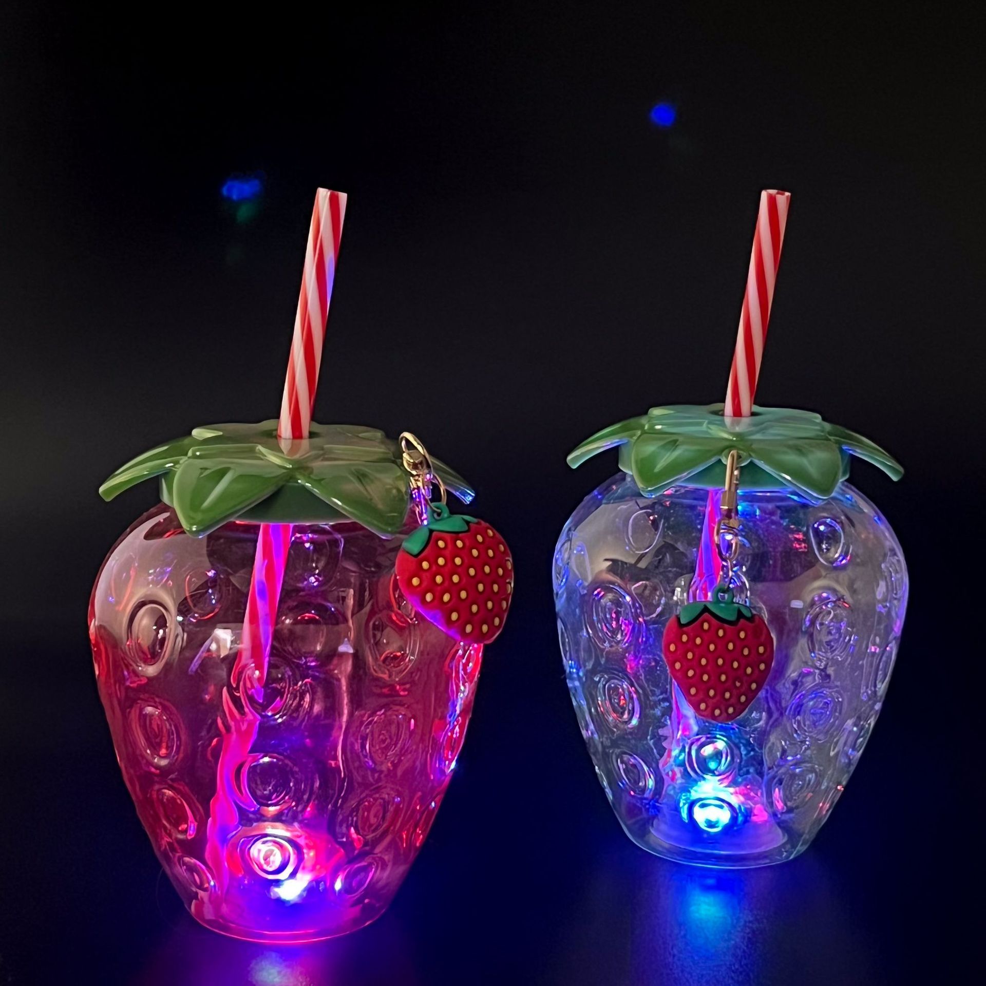 빛이 있는 딸기