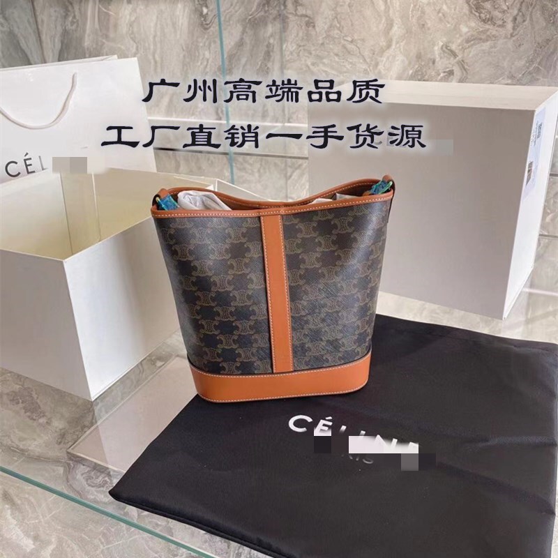 Genuine Leather Old Flower Women's Bag Vintage Arc de Triomphe Bucket Bag 2024 New Autumn and Winter Large Capacity Bag Shoulder Crossbody Bag Genuine Leather Old Flower Women's Bag Vintage Arc de Triomphe Bucket Bag 2024 New Autumn and Winter Large Capacity Bag Shoulder Crossbody Bag