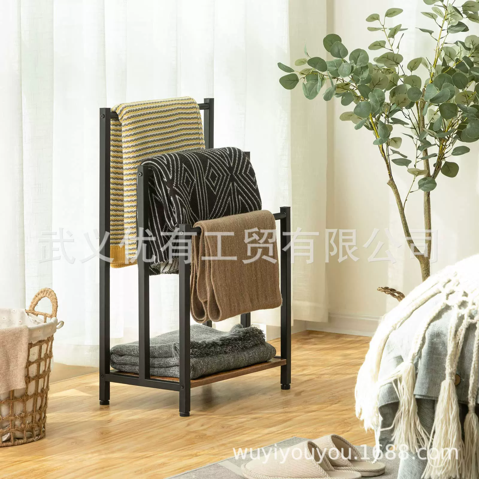 多层毛巾架浴室置物架室内简约落地衣架收纳挂衣架家用黑厂家批发