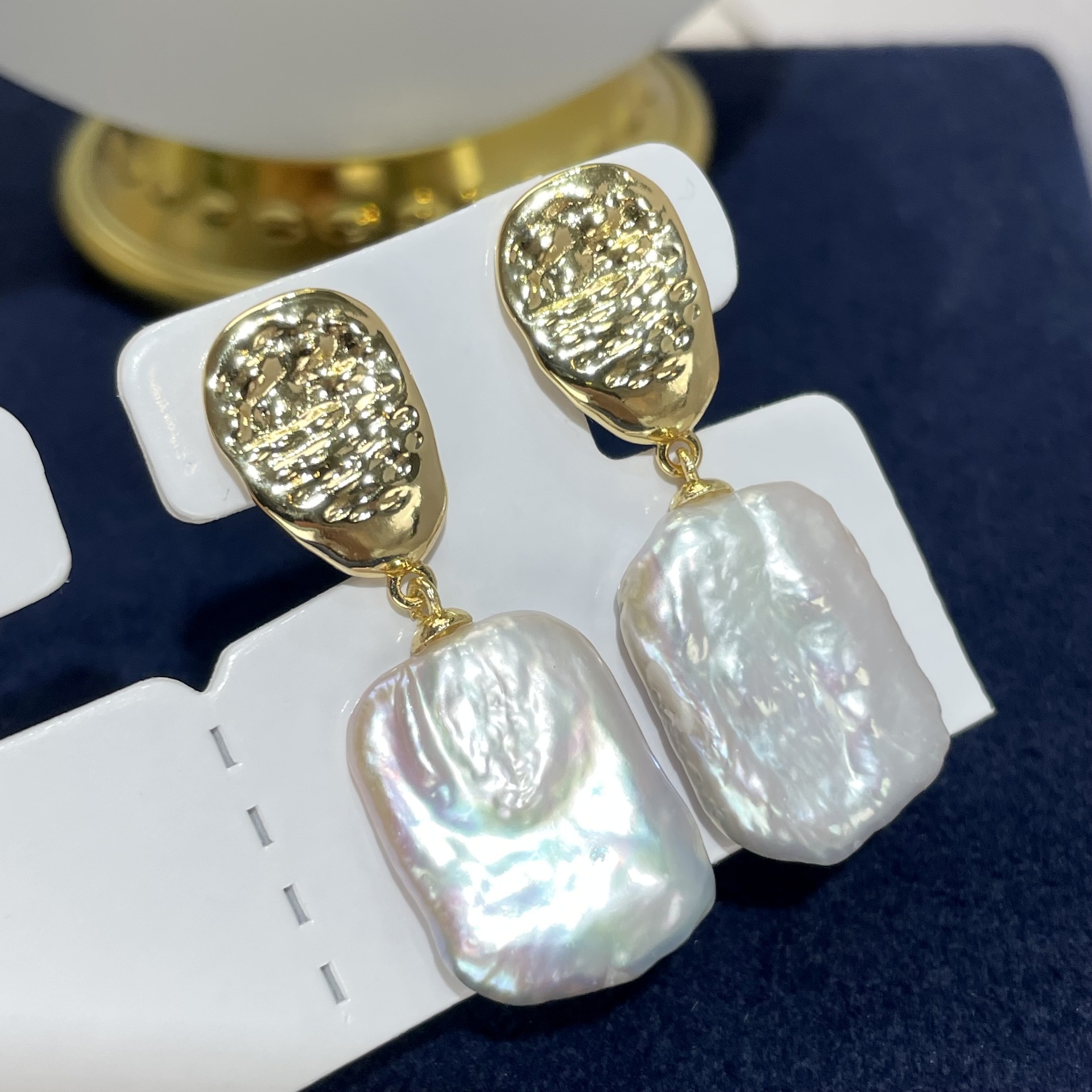 1 Pair Quantity 1 Pair Freshwater Pearl Copper Color Block Drop Earrings