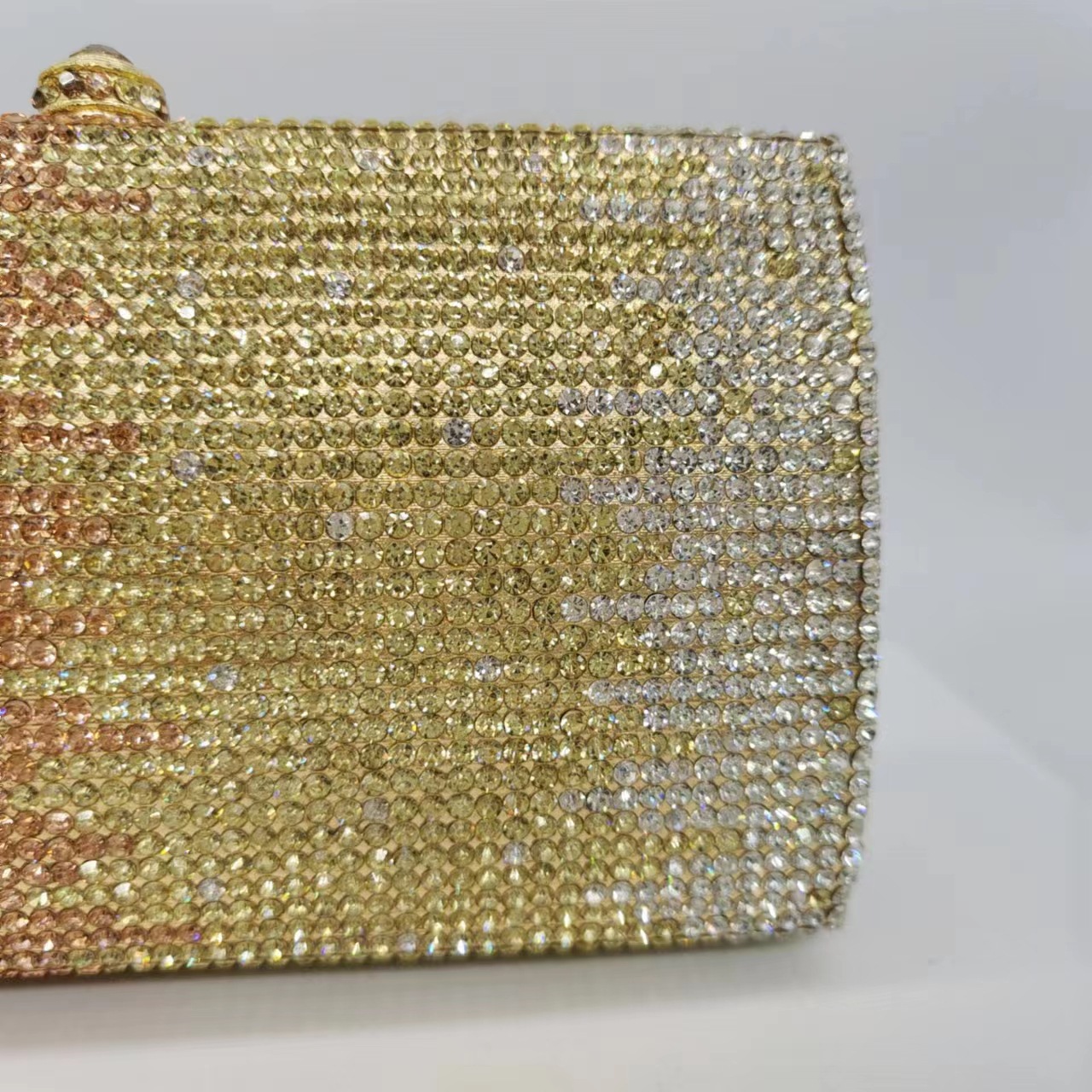 Rhinestone bolsa de embrague de lujo ligera mano de diamantes bolsa de cena de diamantes dorados graduados bolsos de mano de mujer