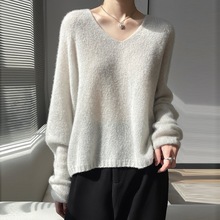 2025年秋冬新款一线成衣蚕丝羊绒V领针织衫长女纯色慵懒风打底衫